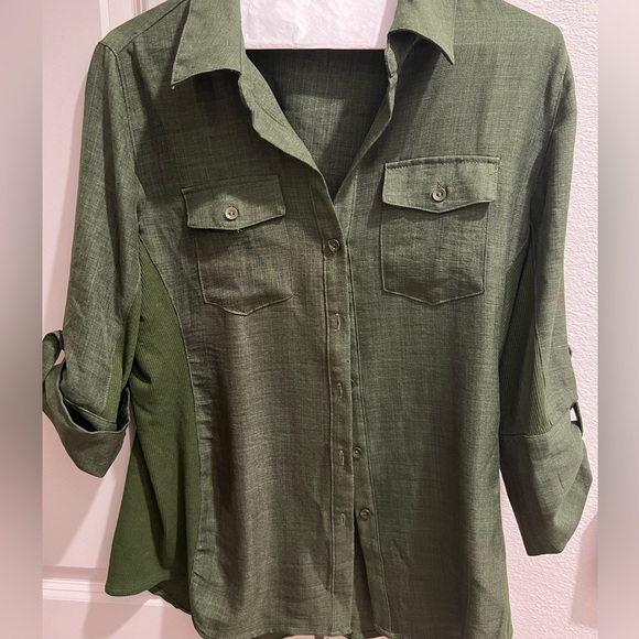 Green button down shirt - Picture 1 of 1